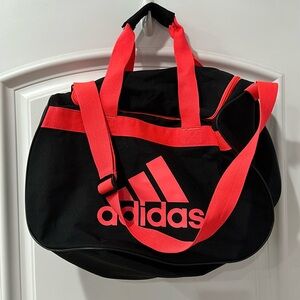 Adidas duffel bag used gently excellent condition